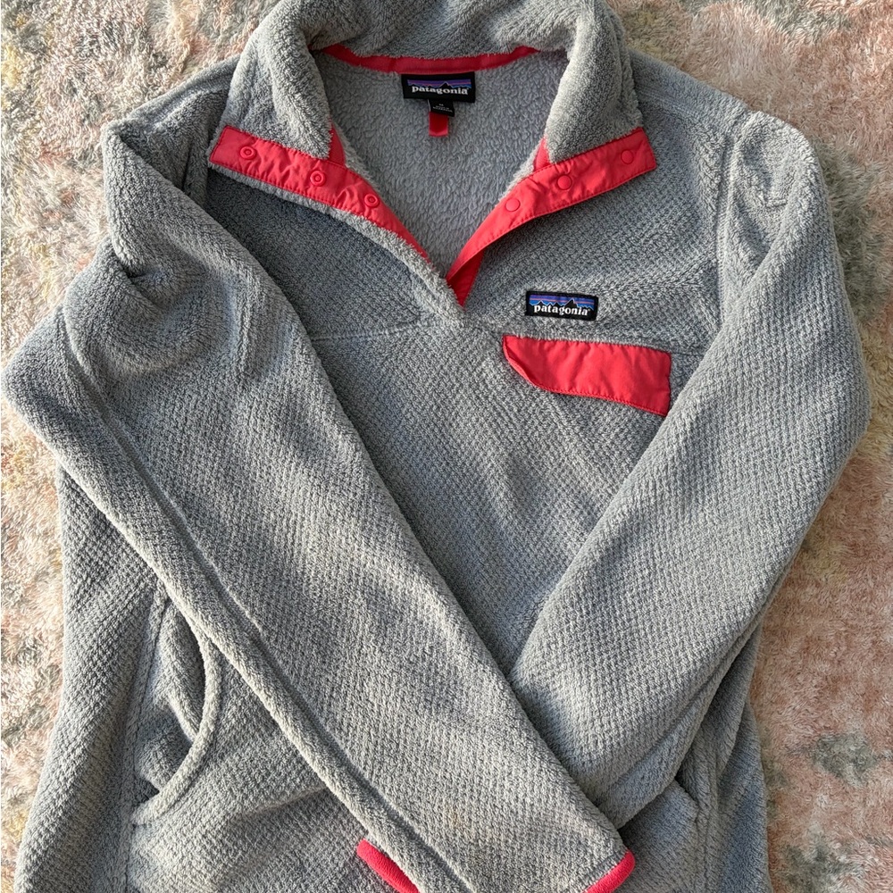 Patagonia Heather Gray Fleece with Red Trim